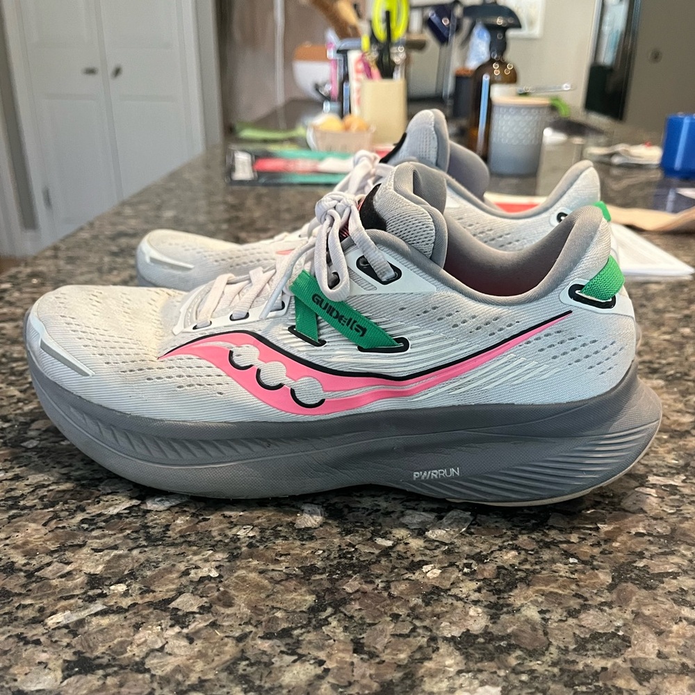 Saucony Guide 16 Running Shoes